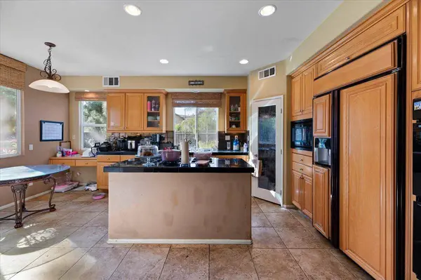 1842 Richards PL, Upland, CA 91784