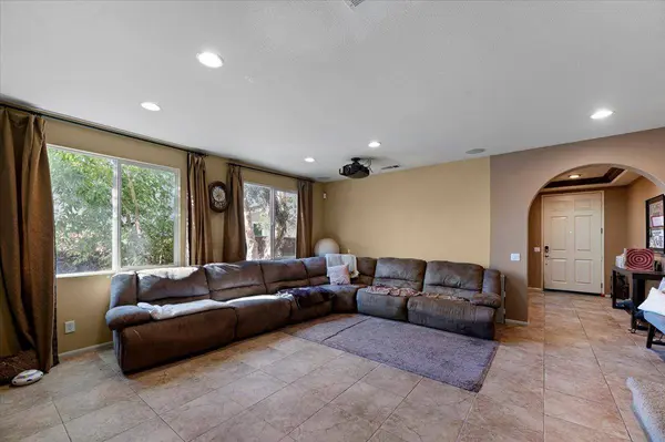 1842 Richards PL, Upland, CA 91784