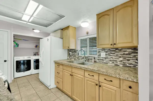 190 E NIMUE CIR, North Salt Lake, UT 84054