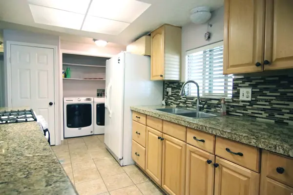 190 E NIMUE CIR, North Salt Lake, UT 84054