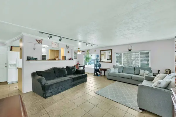 190 E NIMUE CIR, North Salt Lake, UT 84054