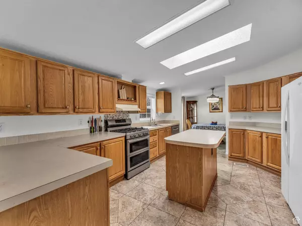 679 PERCIVAL ST #265, North Salt Lake, UT 84054