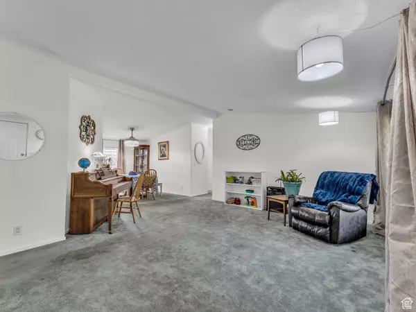 679 PERCIVAL ST #265, North Salt Lake, UT 84054