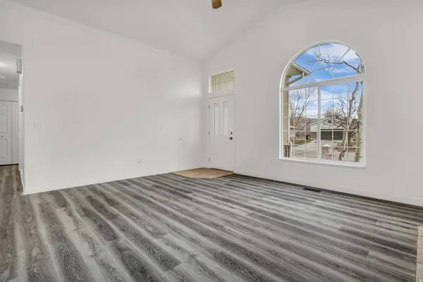 1032 W 1400 S, Woods Cross, UT 84087