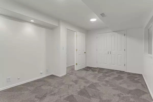 9203 S HOLLY LILY LN, West Jordan, UT 84081