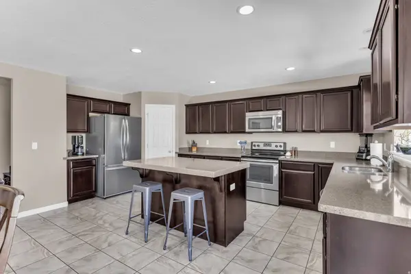 2066 W 2280 S, Woods Cross, UT 84087