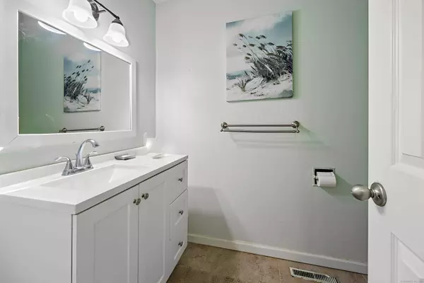 47 Currier Place #47, Cheshire, CT 06410