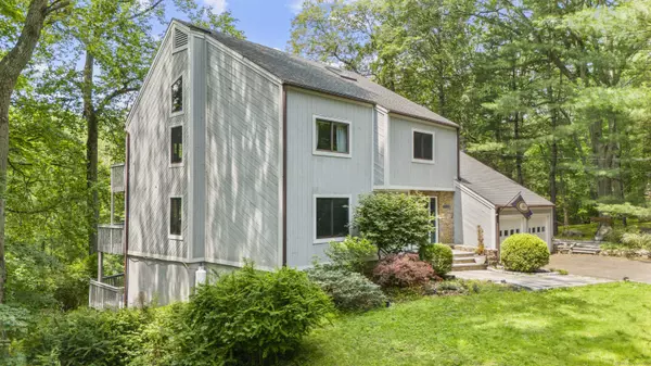 494 Rock Rimmon Road, Stamford, CT 06903