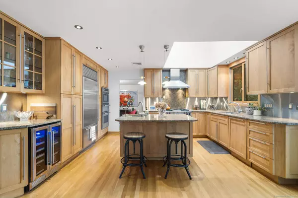 494 Rock Rimmon Road, Stamford, CT 06903