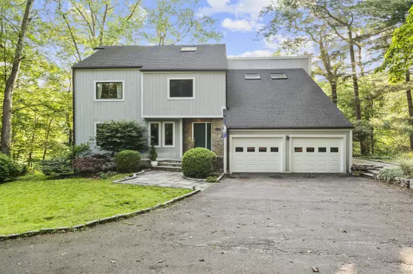 494 Rock Rimmon Road, Stamford, CT 06903