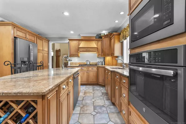 1199 Cornerstone Court, Cheshire, CT 06410