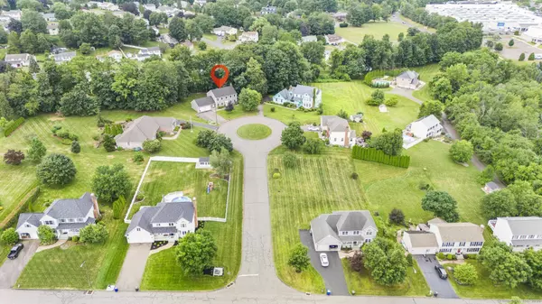 28 Fieldstone Path, Newington, CT 06111