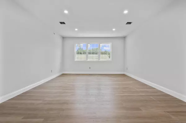 50 Greenhouse Road #42D, Bridgeport, CT 06606