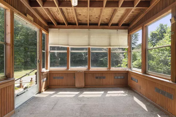 122 Derby Avenue, Orange, CT 06477