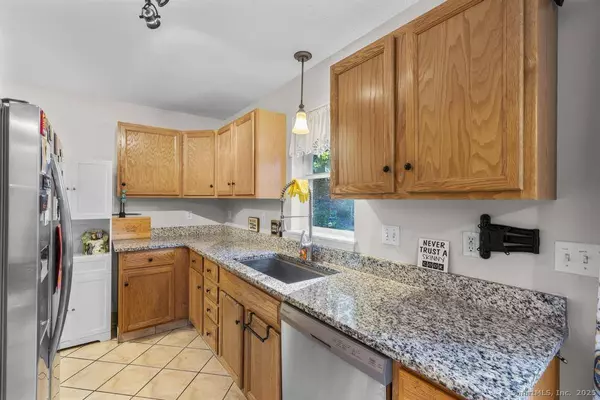 42 Fairwood Farms Drive, West Hartford, CT 06107