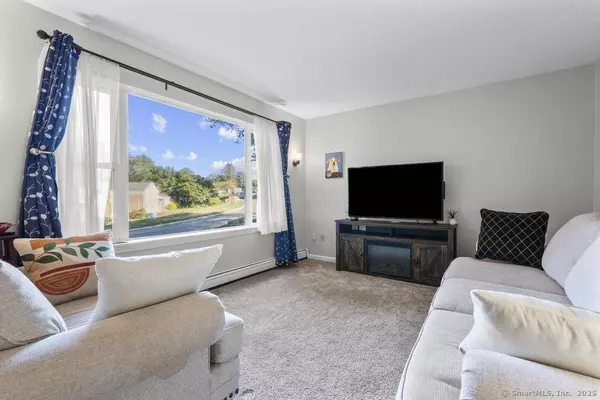 42 Fairwood Farms Drive, West Hartford, CT 06107