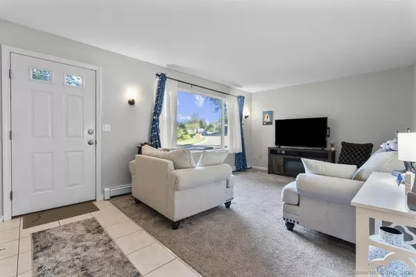 42 Fairwood Farms Drive, West Hartford, CT 06107