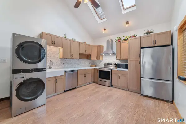 25 High Street, Windsor, CT 06095