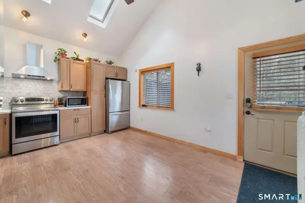 25 High Street, Windsor, CT 06095