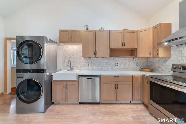 25 High Street, Windsor, CT 06095