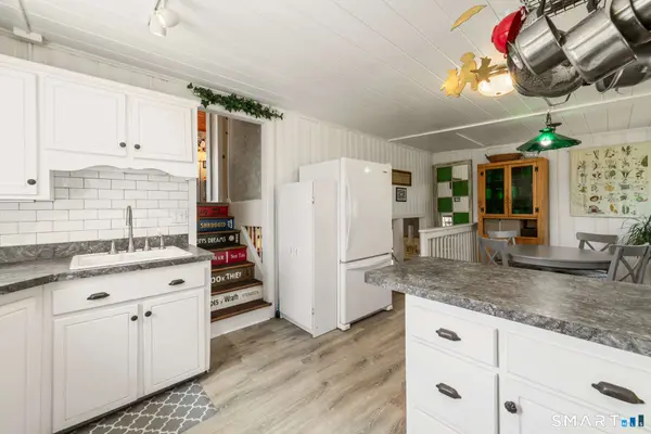 10 Mountain Trail, East Hampton, CT 06424