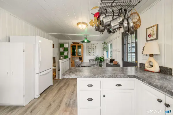 10 Mountain Trail, East Hampton, CT 06424