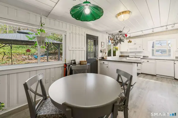 10 Mountain Trail, East Hampton, CT 06424