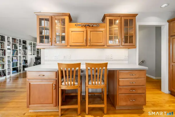51 Sky View Circle, Hamden, CT 06514