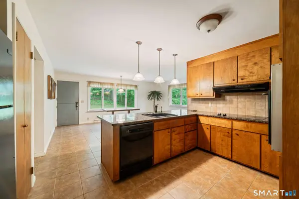66 Lane Street, Shelton, CT 06484