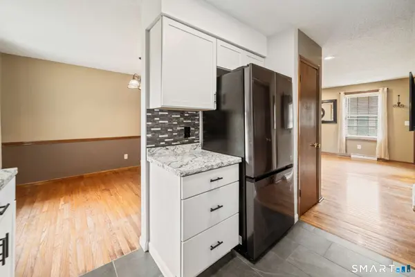 33 Bay Path Way #33, Branford, CT 06405