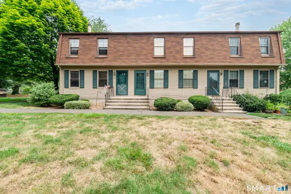 33 Bay Path Way #33, Branford, CT 06405