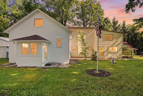 W3798 Highway 33, Cambria, WI 53923