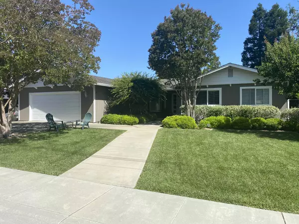 15825 Edmund Dr, Los Gatos, CA 95032-3724
