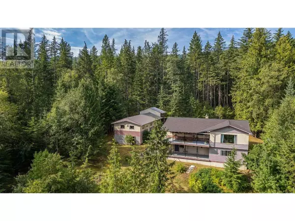 15730 PETERS Road, Crawford Bay, BC V0B1E0