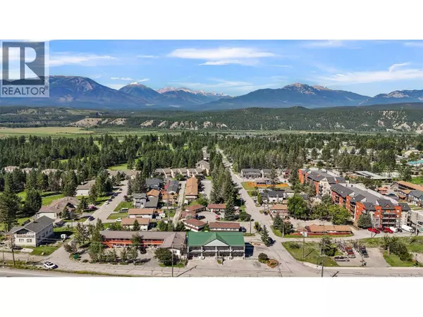 7585 MAIN  WEST Street, Radium Hot Springs, BC V0A1M0