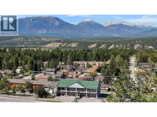 7585 MAIN  WEST Street, Radium Hot Springs, BC V0A1M0