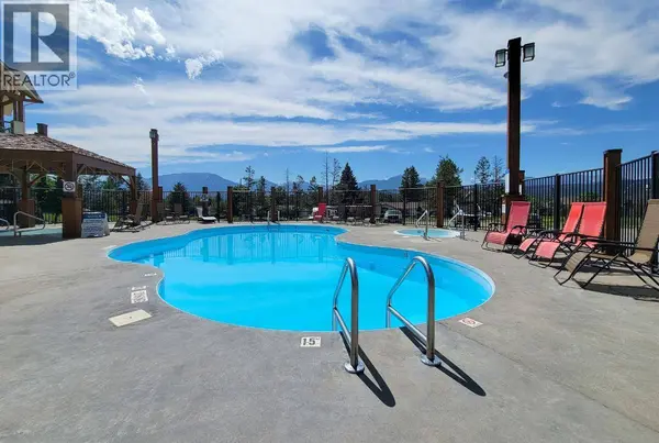 7495 COLUMBIA AVE #2112, Radium Hot Springs, BC V0A1M0