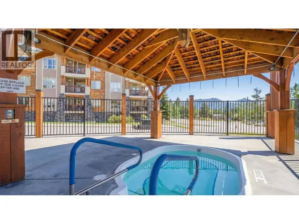 7495 COLUMBIA AVE #2112, Radium Hot Springs, BC V0A1M0
