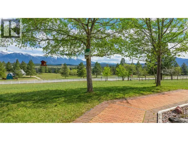 9617 CLEARVIEW Road, Cranbrook, BC V1C7E2