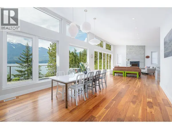17246 PILOT BAY Road, Crawford Bay, BC V0B1X0