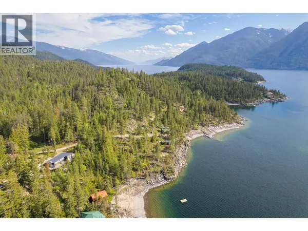 17246 PILOT BAY Road, Crawford Bay, BC V0B1X0