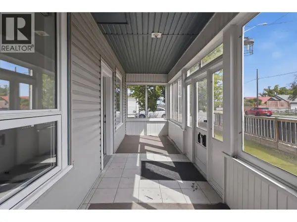225 14 Avenue N, Cranbrook, BC V1C3W3