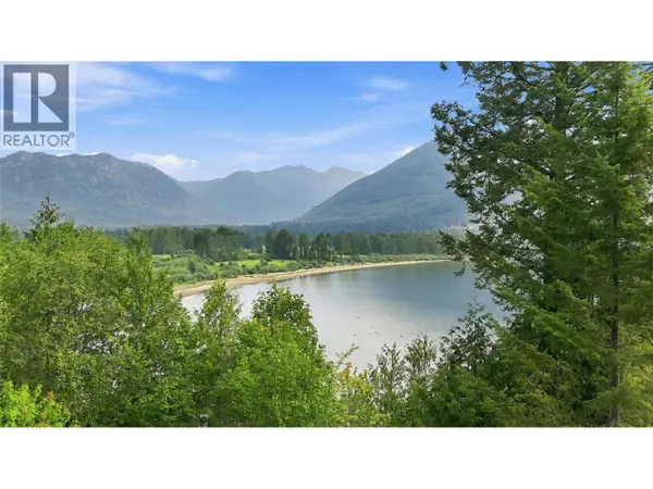 15730 PETERS Road, Crawford Bay, BC V0B1E0