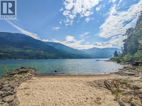 15730 PETERS Road, Crawford Bay, BC V0B1E0