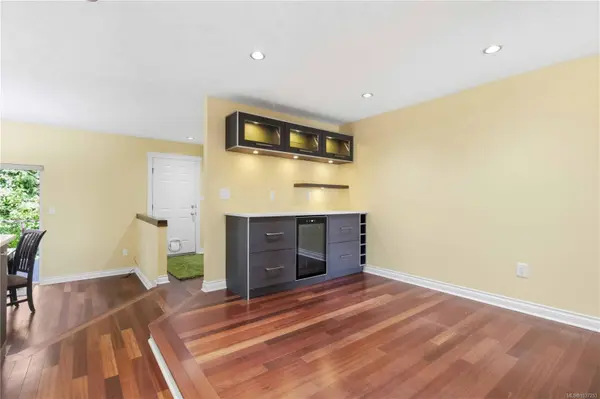1252 Stancil LN, View Royal, BC V8Z 1R5