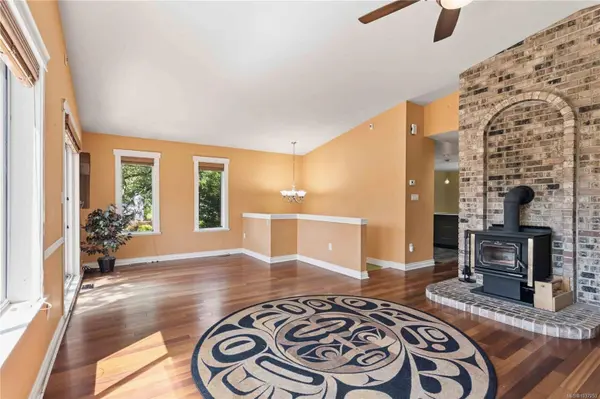 1252 Stancil LN, View Royal, BC V8Z 1R5