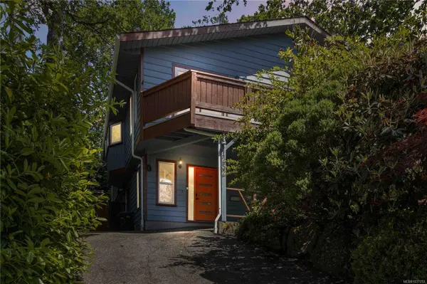 1252 Stancil LN, View Royal, BC V8Z 1R5
