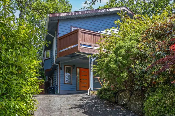 1252 Stancil LN, View Royal, BC V8Z 1R5