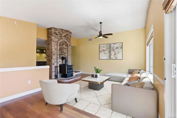 1252 Stancil LN, View Royal, BC V8Z 1R5