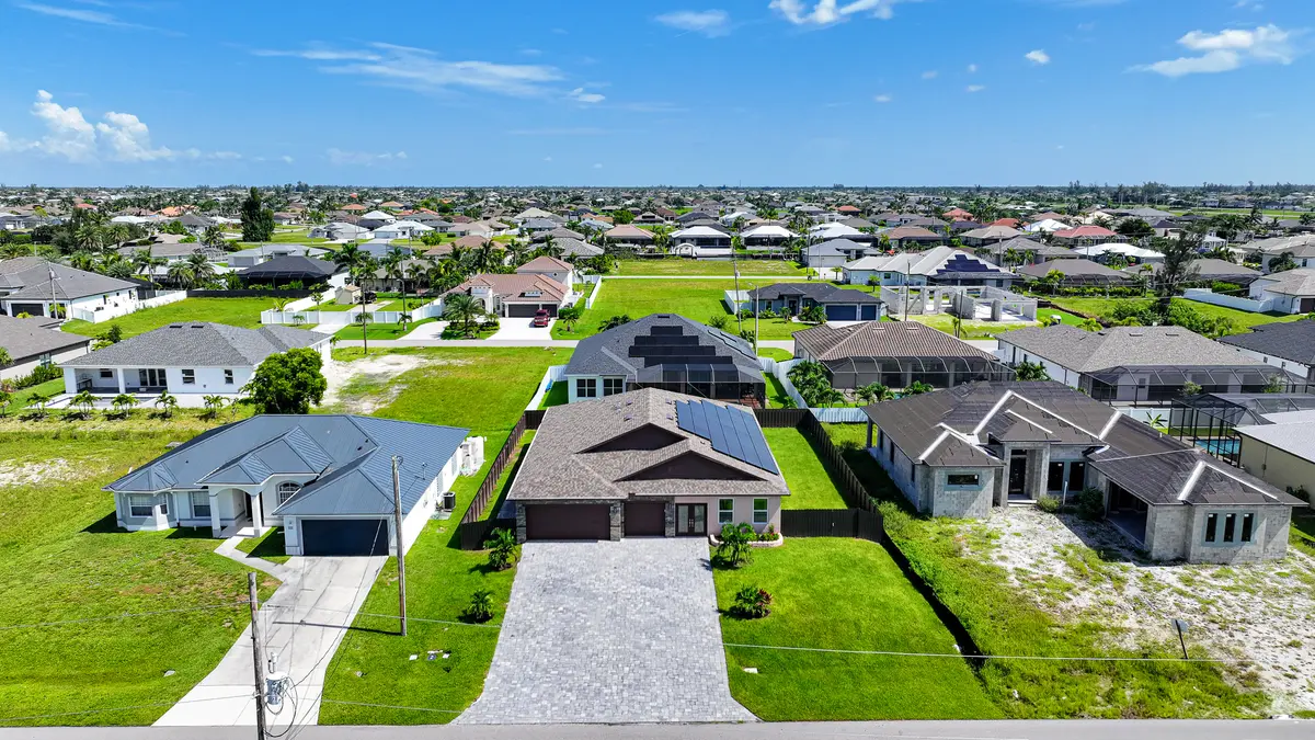 3327 NW 1st St, Cape Coral, FL 33993-8520